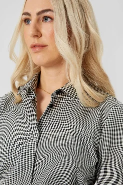 Amoros Skinny Fit Black Patterned Cotton Shirt
